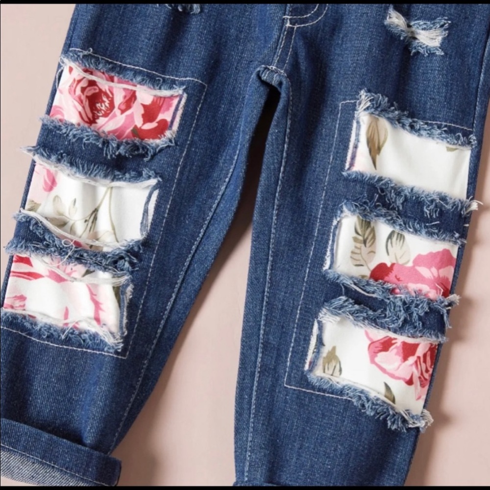 🆕🌷Girls Pink Floral 2 Piece Distressed Patch Jean Set with Pink Headband - Picture 3 of 3